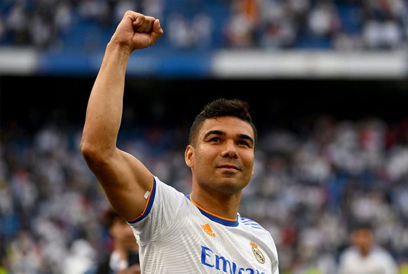 cac-cau-thu-ngoi-sao-trong-doi-hinh-real-madrid-2016-tien-ve-casemiro